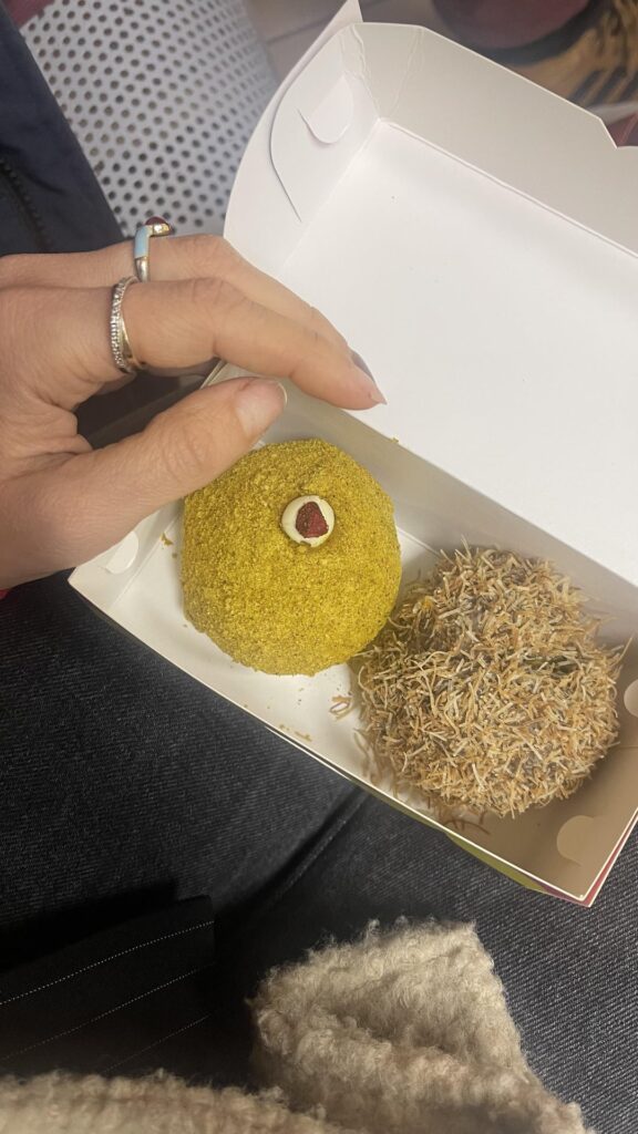 How many calories for this potato dumpling filed with mango and strawberries?