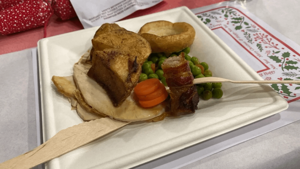 Feel like I should've posted this sooner, look at my school christmas dinner from Friday. Shit was drier than anything and that's impressive given how dry my school's christmas dinners normally are