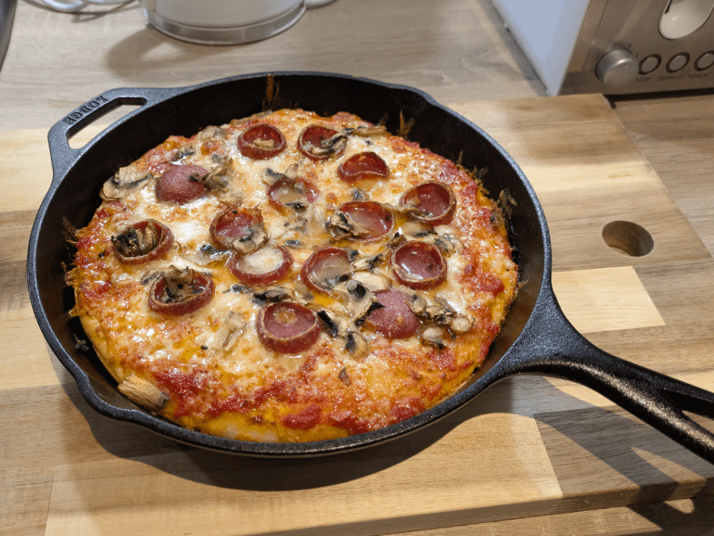 Finally gave a pizza a try in the SKILLET
