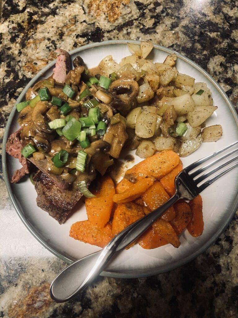 Steak w/ Mushroom Sauce Steak w/ Mushroom Sauce