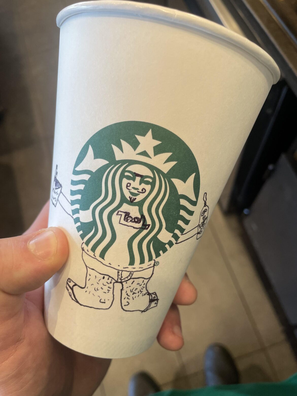 Starbucks fr making us draw on EVERY cup 👺
