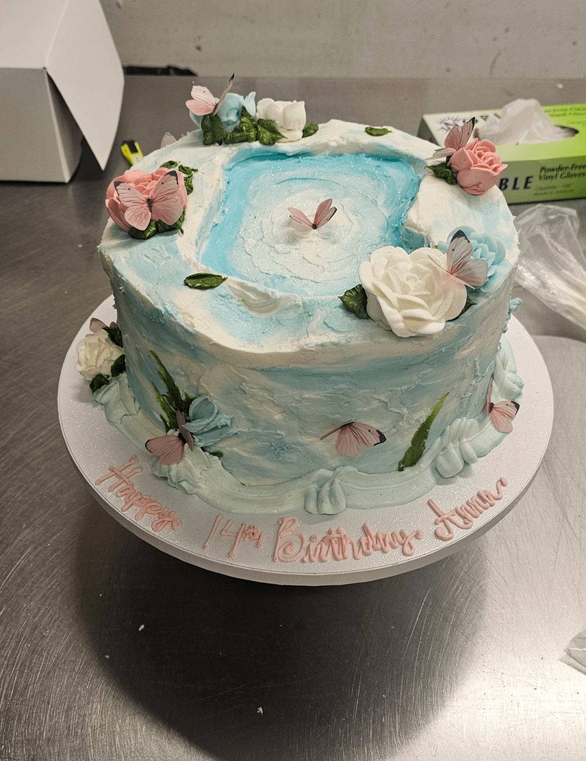 Just got a job a month ago and was asked to make my bosses daughter a cake