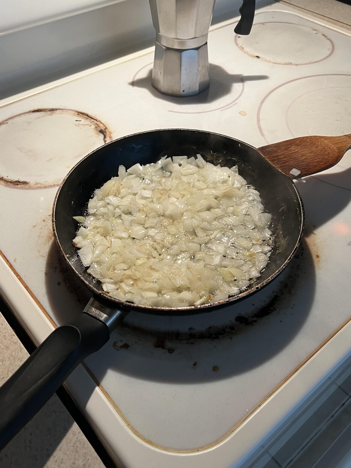 Mom was doing pancakes for everyone, but chopped a lot of onion for me 🥹❤️