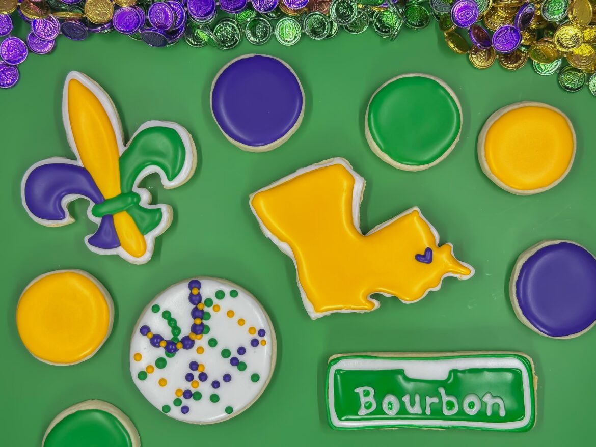 A Mardi Gras set for a party I had today! 💛💜💚