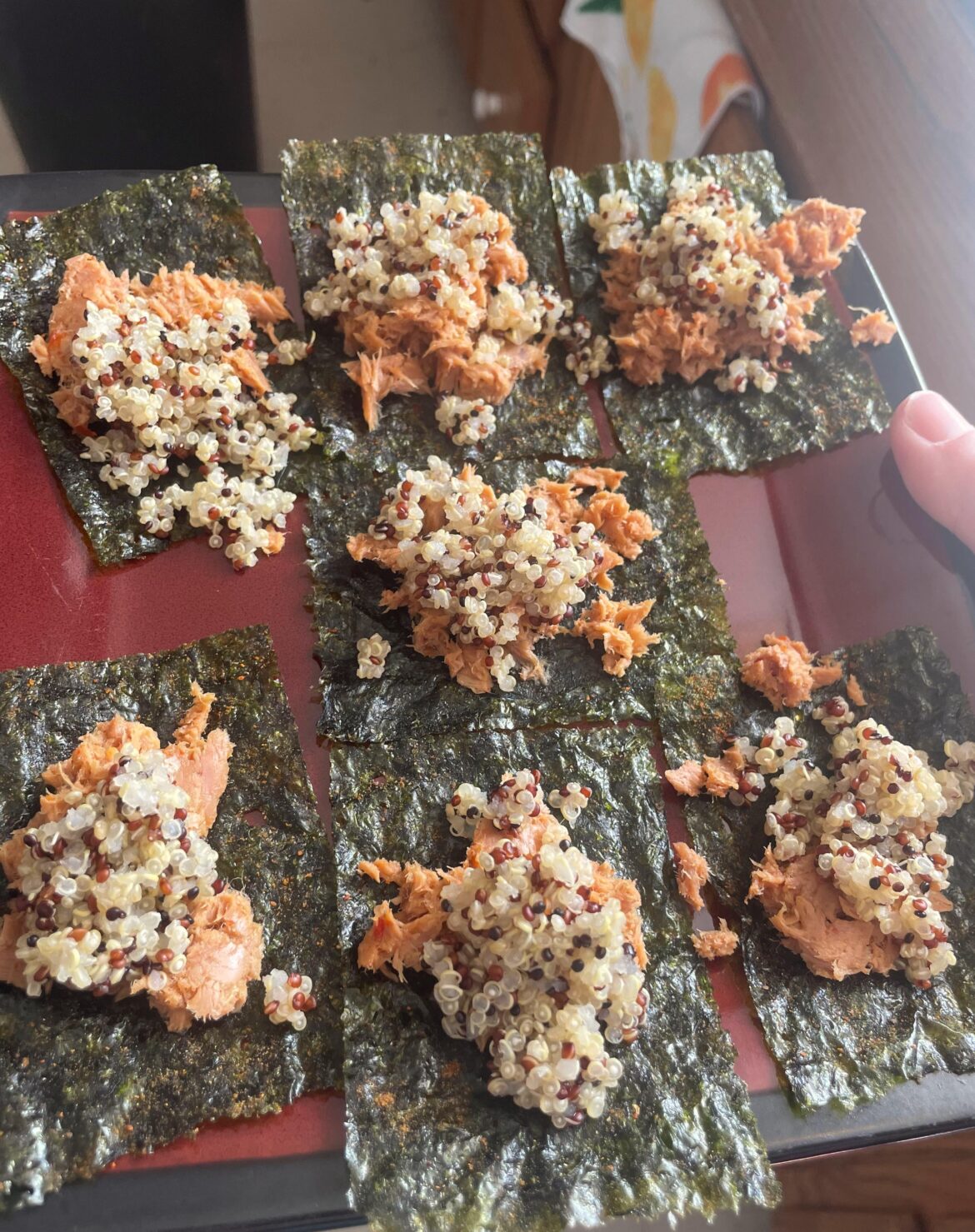 Sweet and spicy tuna on chili seaweed and some quinoa. My mouth is on fire but this is delicious (230cal)