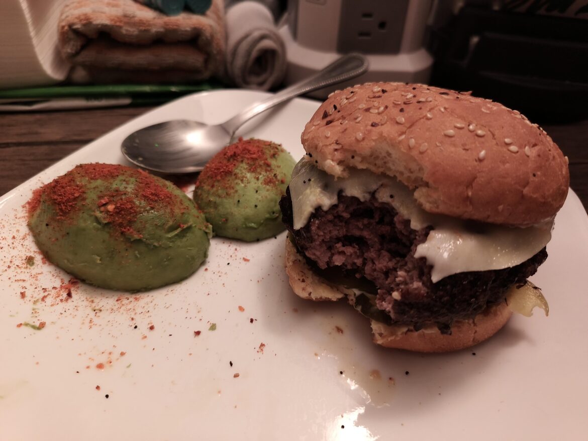 Goat cheeseburger with Provolone