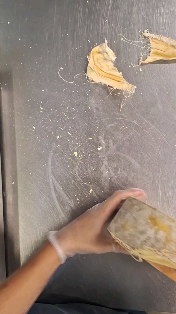 Red Leicester opening (actually splitting the wheel this time!)