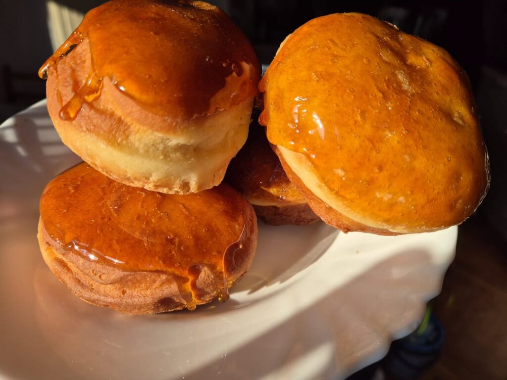 They're not baked but I figured it wouldn't hurt to post here - crème brûlée donuts (the crunch is amazing)