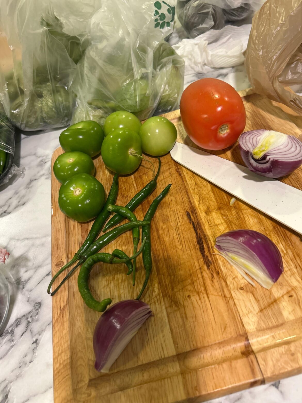 Can I use green chile de arbol instead of the red ?