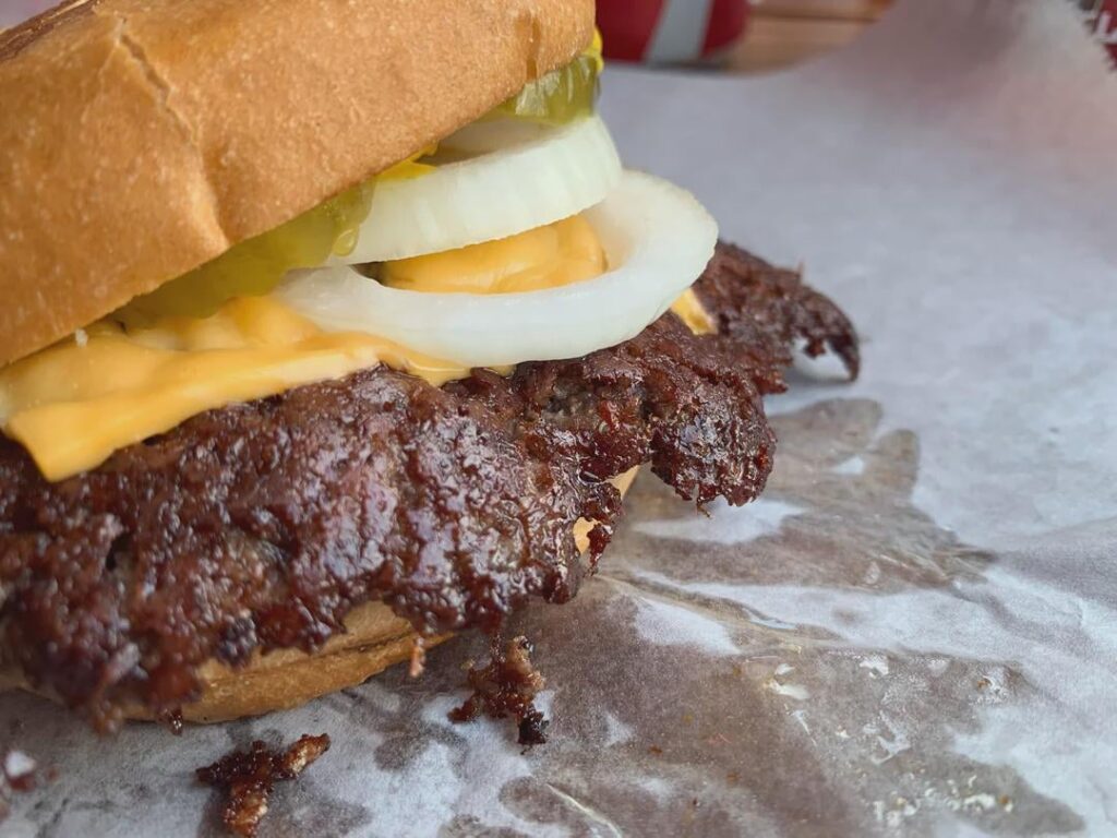 not my picture but you can see that's what i'm desiring to have.  not those premade hamburger patties i've been eating the past several years because they're cheaper.  showing my male dominance i want to mash the ground beef with my bear hands making it thin as possible to get those crispy edges.
