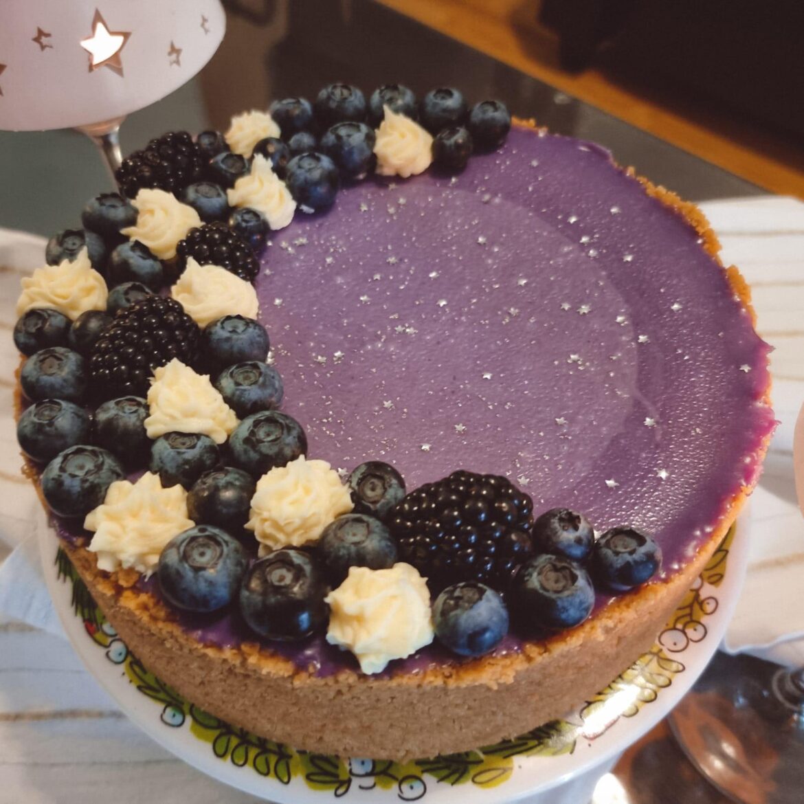 White chocolate, lemon, blueberry Cheesecake