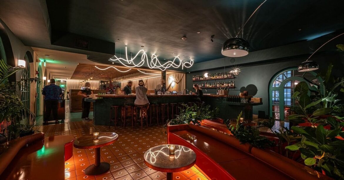 Bar Chelou is closing.