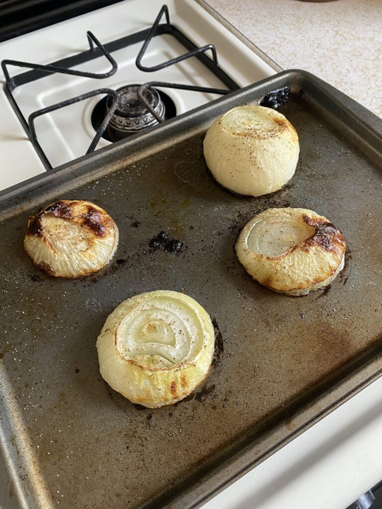 Today’s lunch. Roasted onion with a vegetarian chicken patty. It absolutely SMACKED.