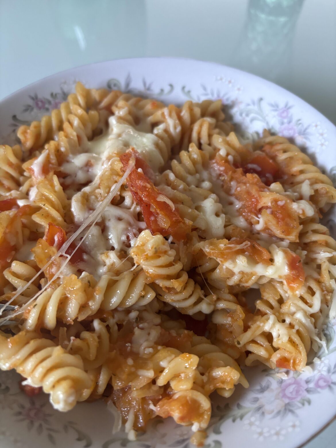 Tomato pasta with cheese