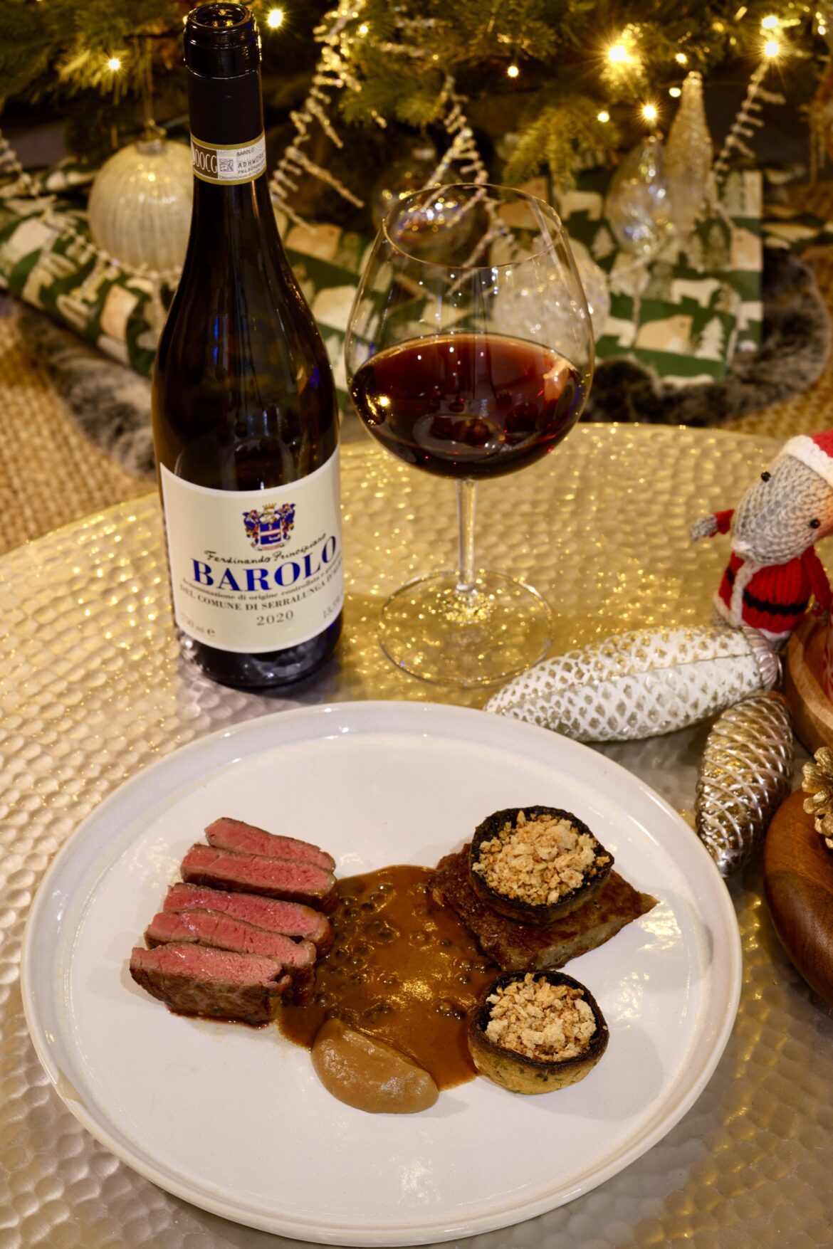 Sirloin, Potato Rosti, Garlic Mushroom, Onion Purée, Peppercorn Sauce