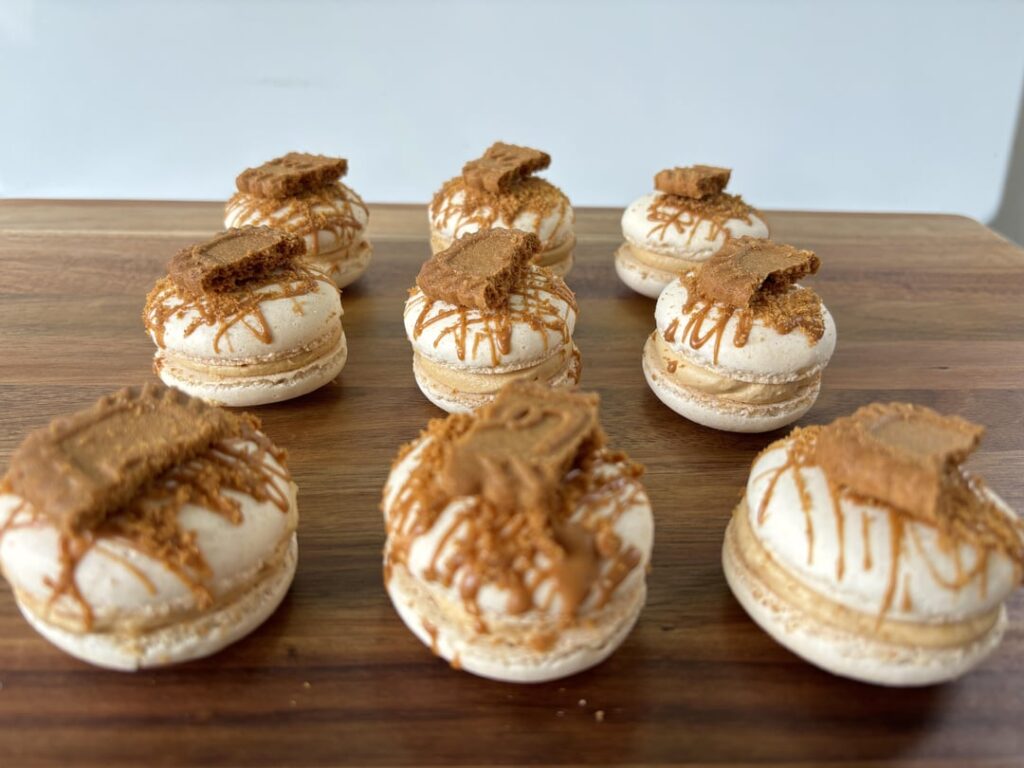 lotus biscoff macarons