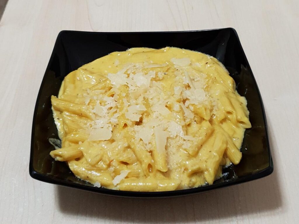 Cheesy Saffron Pasta inspired by Risotto alla Milanese
