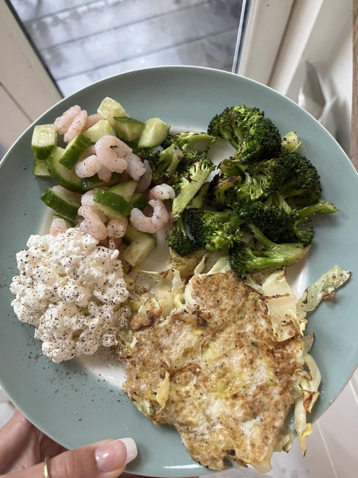 Omelette with shrimp for breakfast/lunch - 290 cals