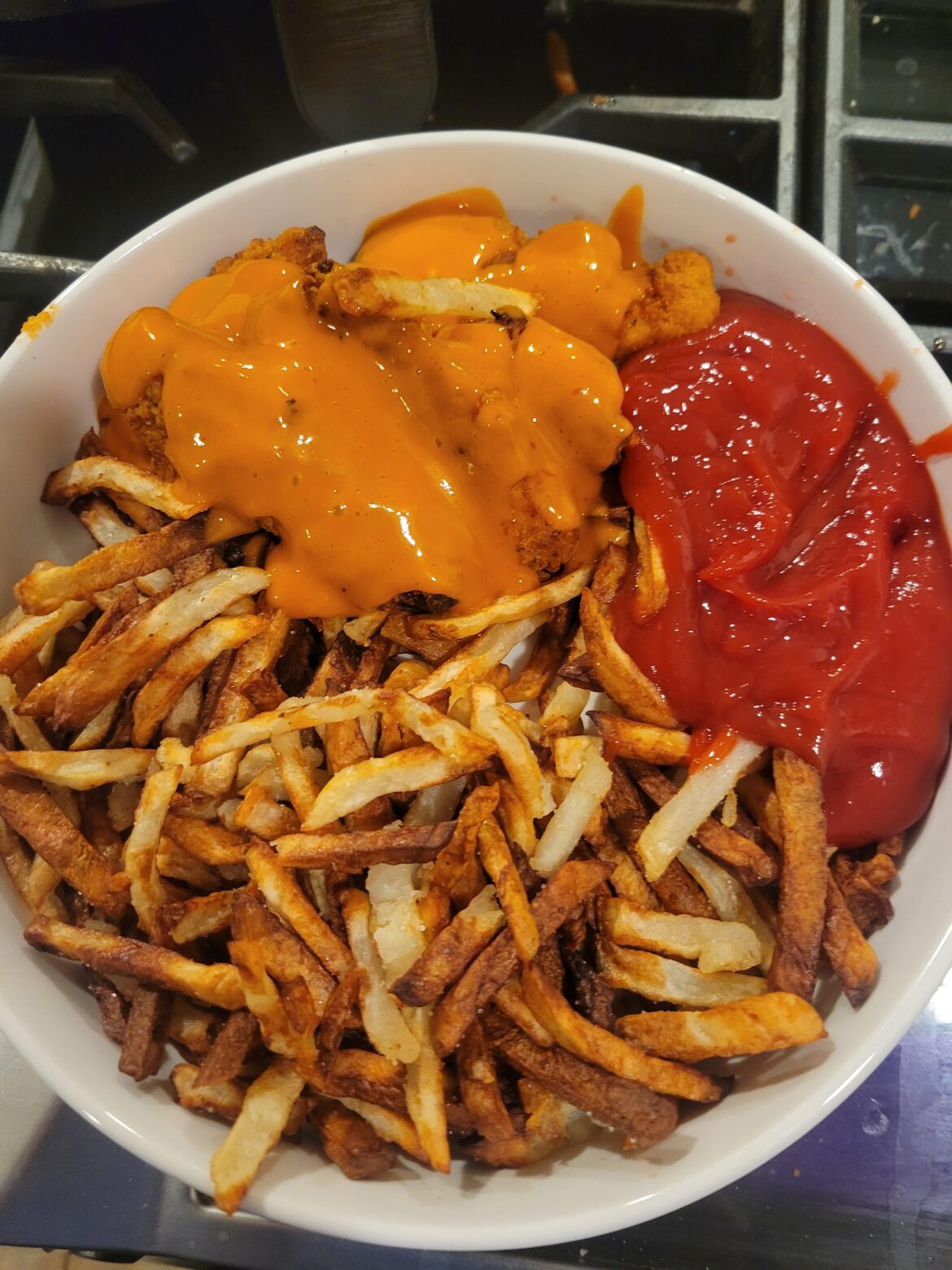 Buffalo boneless wings, French fries, Ketchup