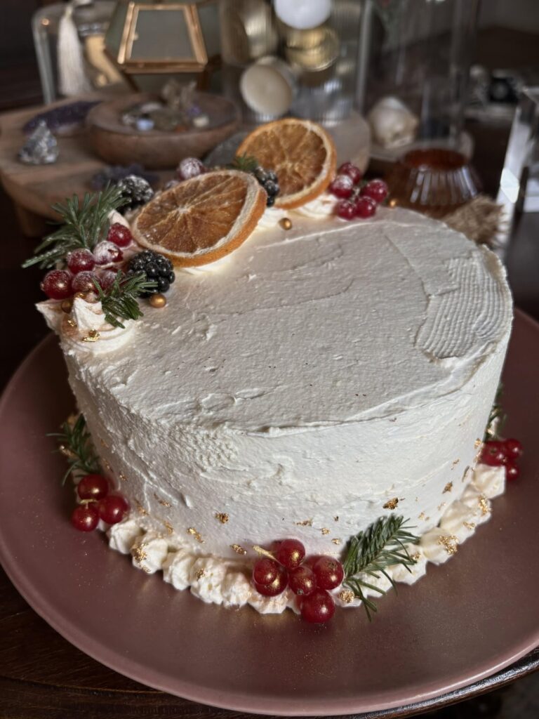 i’m a beginning baker, here are my 3 recent cakes!