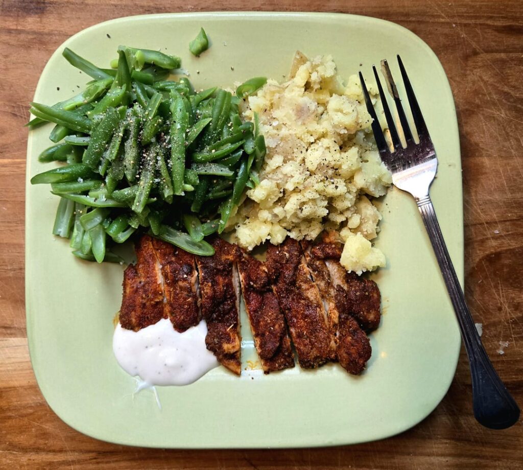 "We have Popeyes at home..." 🙃 (315 cal / 23g protein)