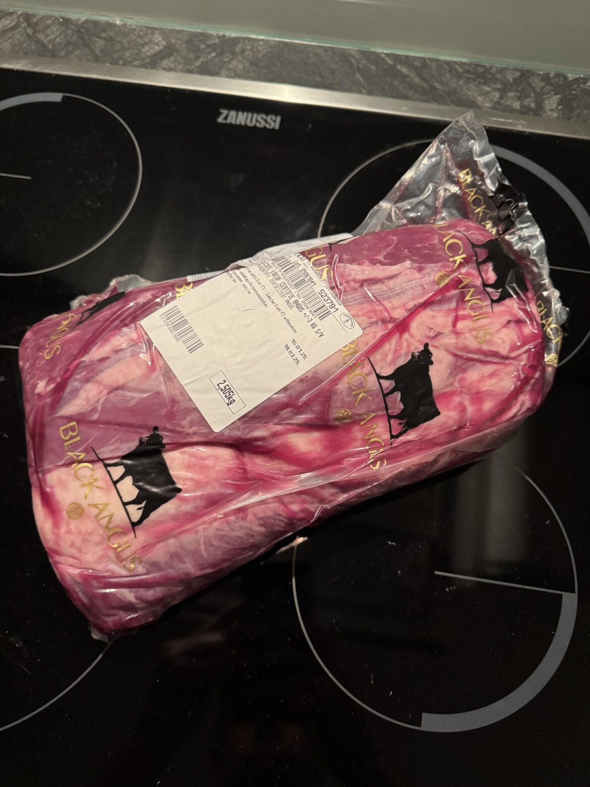 2.5 kg (5.5 lbs) angus ribeye