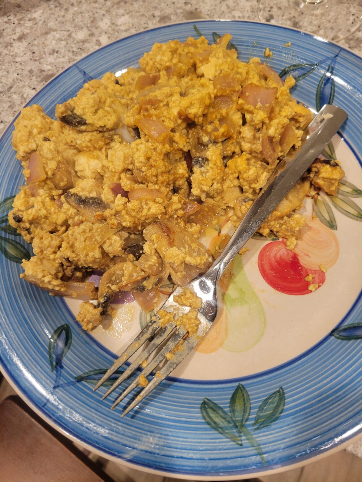 LOOK GUYS LOOK HOW RICH I AM WITH MY BIG PLATE OF SCRAMBLED EGGS