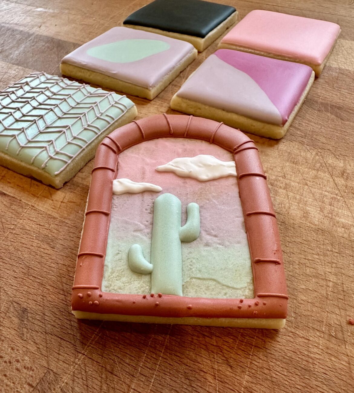 Using up spare icing with some fun tiles and technique practice!
