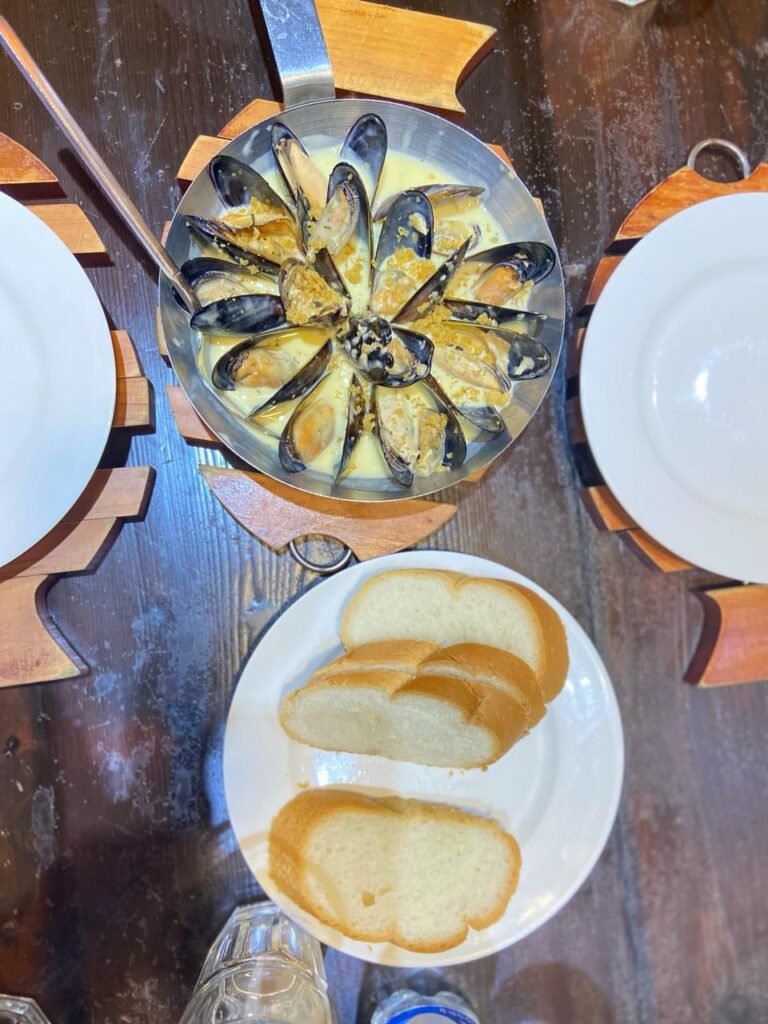[I ate] creamy mussels and bread