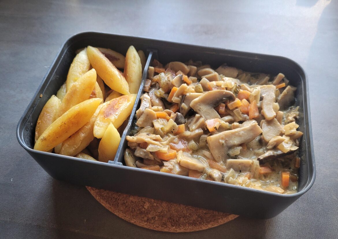 Schupfnudeln (potato dumplings) with creamy mushrooms