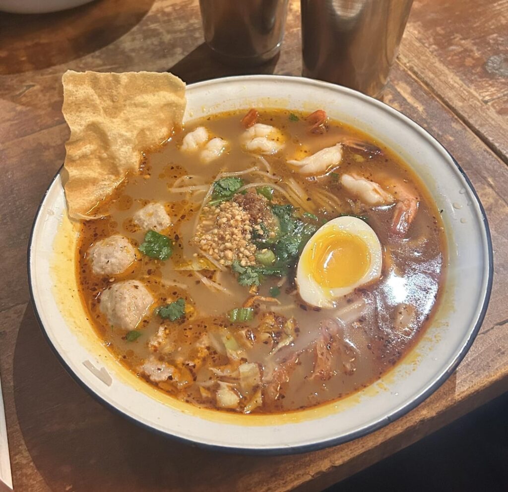 I logged this at 800 cals, but now I’m second guessing.