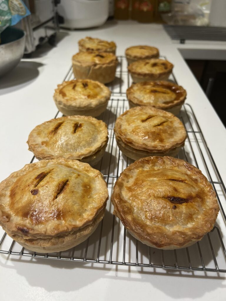 I live in Hong Kong, the filling is Indian, but it’s a pie. IT’s CHICKEN BALTI TIME!!! 😁