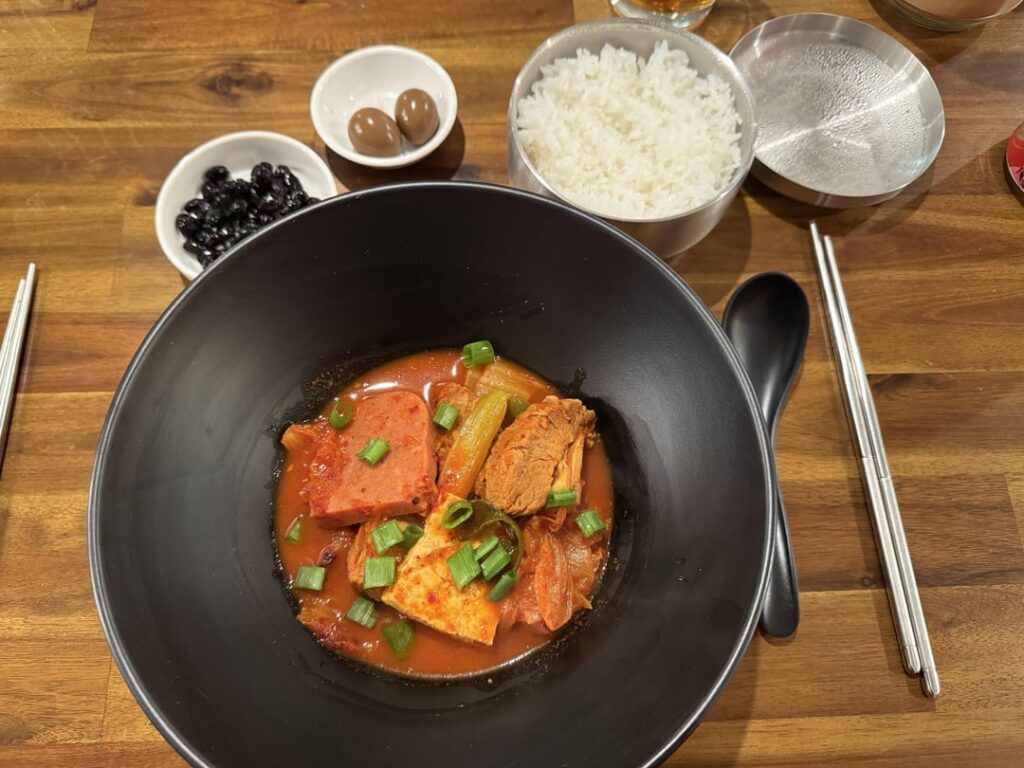 I made some kimchi jigae tonight.