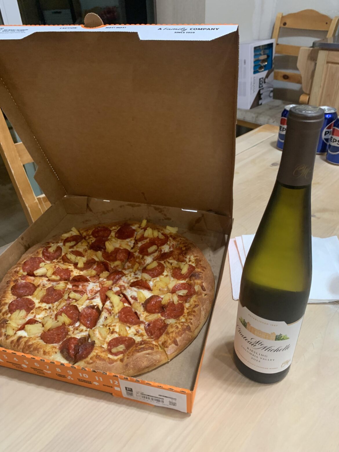 I tried this pairing on a Reddit comment advice and it paired very well with pineapple pepperoni pizza. I tried this pairing on a Reddit comment advice and it paired very well with pineapple pepperoni pizza.