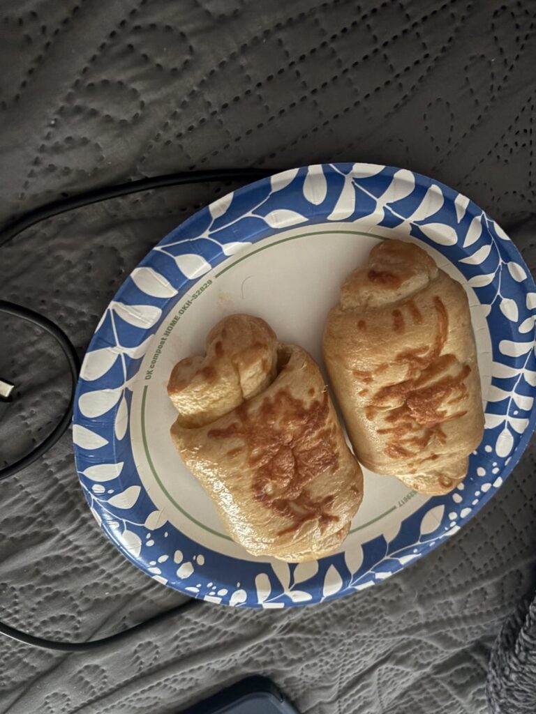 Pepperoni cheese roll calories?