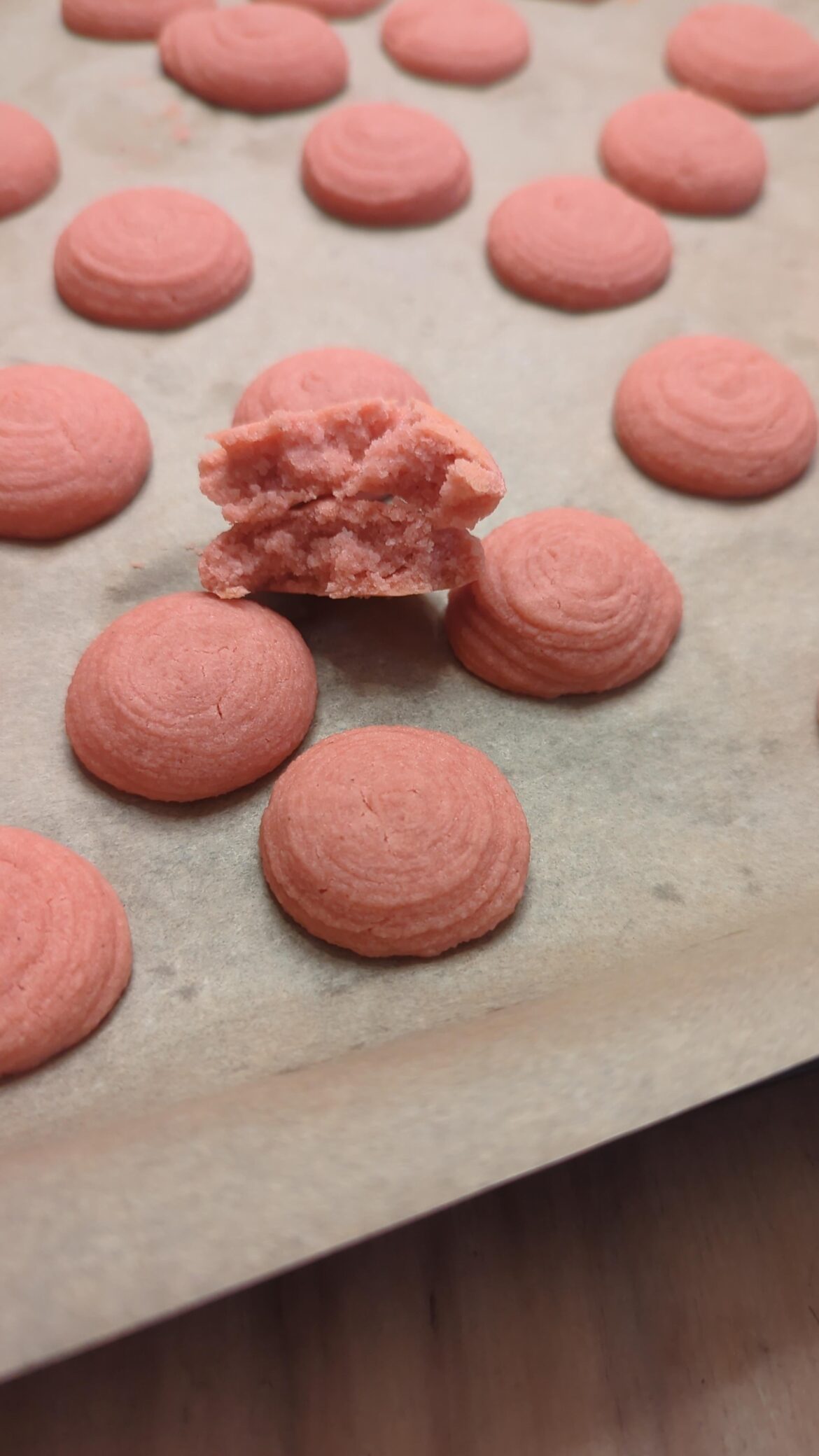 I tried making macarons.. idk what happened