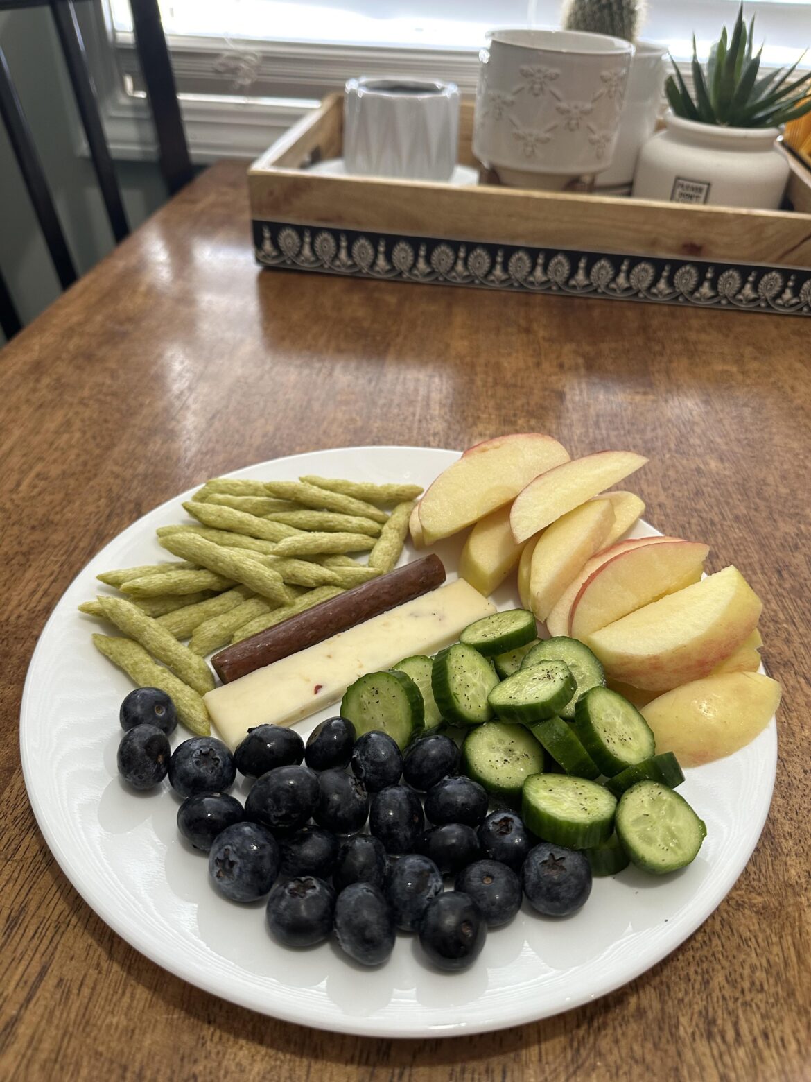 Snack plates help break the monotony of dieting. Here’s my lunch. 415 calories.