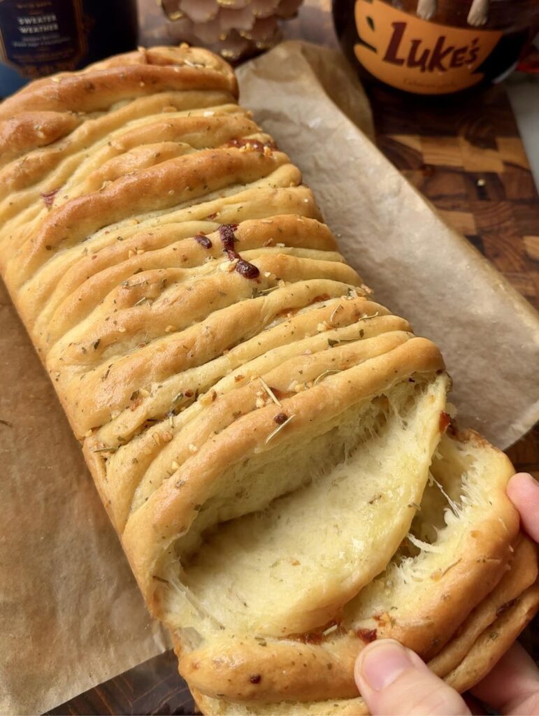 Was craving something a bit more savory today. Made a rosemary garlic cheesy pull apart bread. BRB gonna go eat this entire thing for dinner. (Recipe was from Sally’s baking addiction)