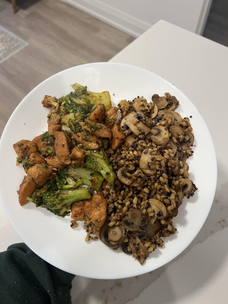 Finally 129 after months of being stuck between 135-131 😅 here are some meals/snacks I’ve been loving!