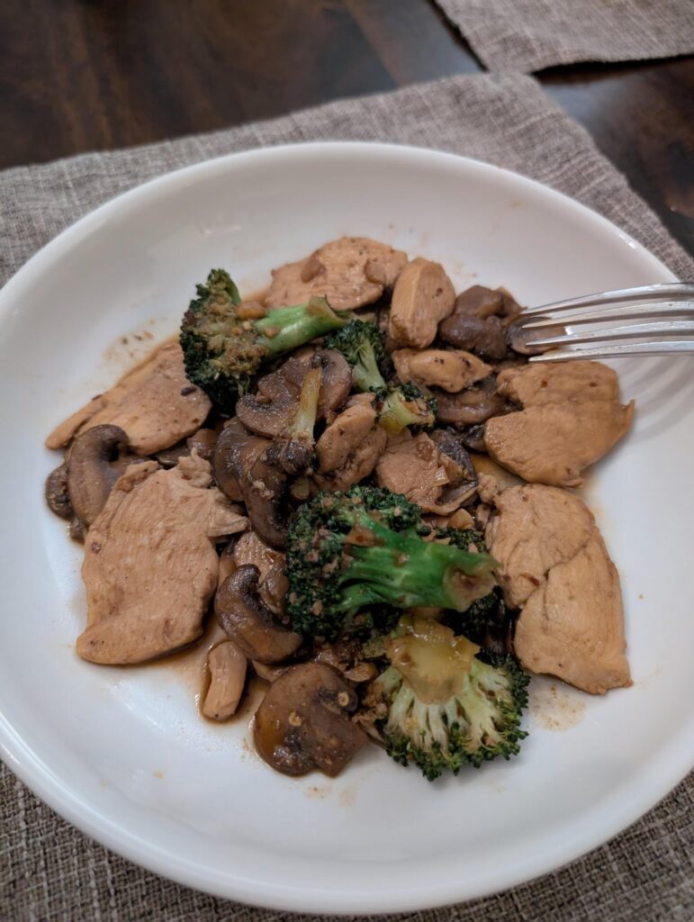 ChatGPT Asian Chicken Broccoli Mushroom Skillet