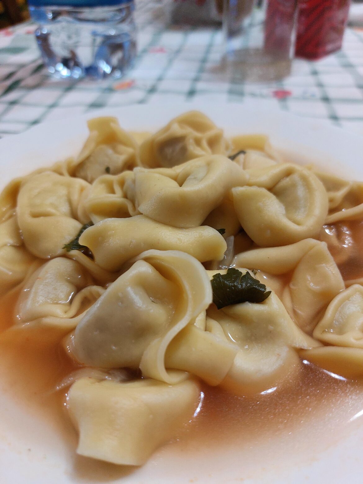 Tortellini in brodo.
