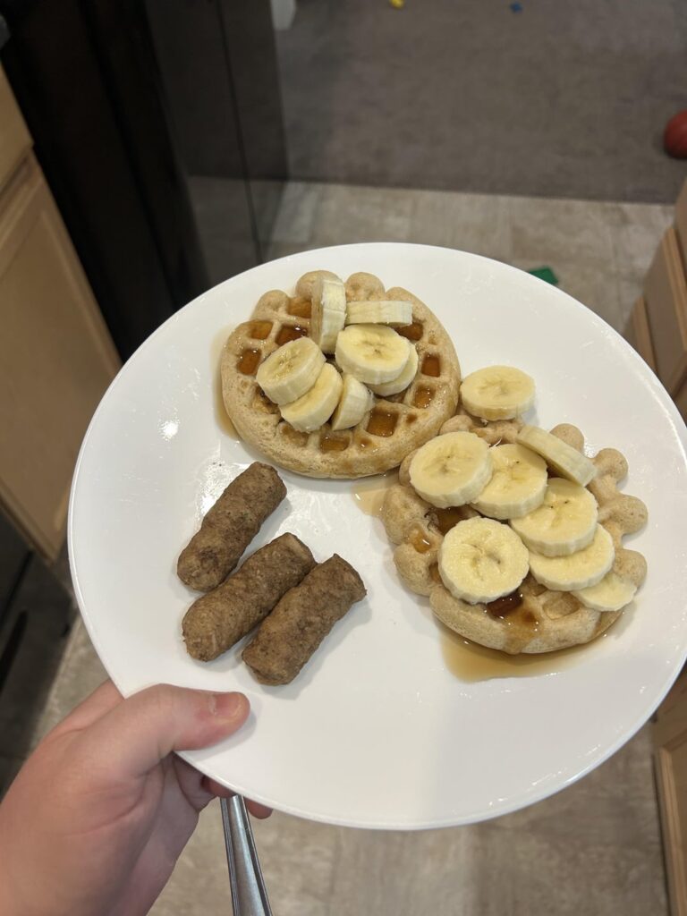 What I eat in a day 🧇🍎🍝