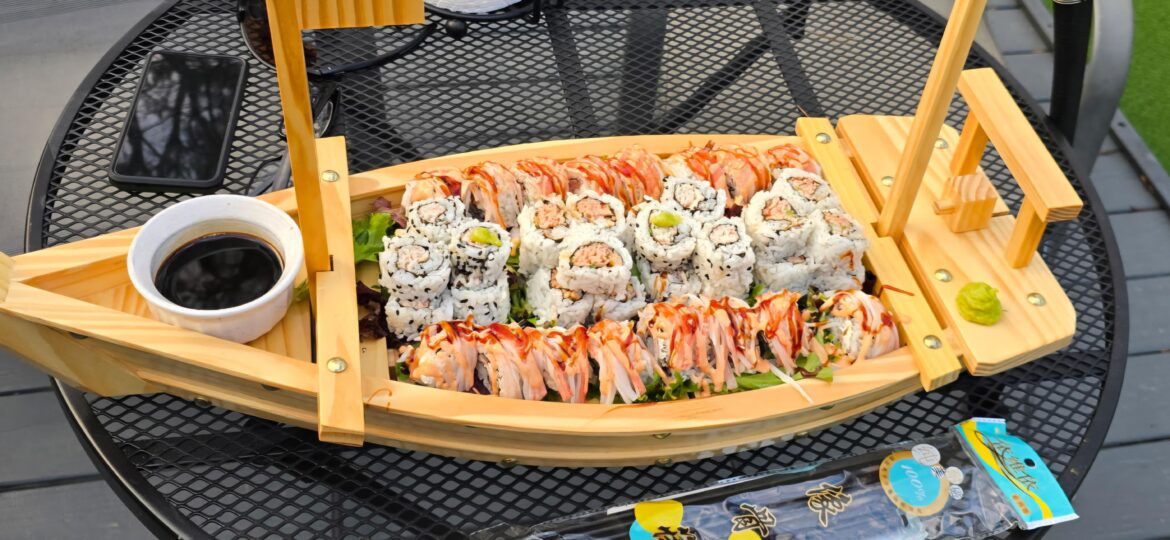 Superb Owl Sushi boat