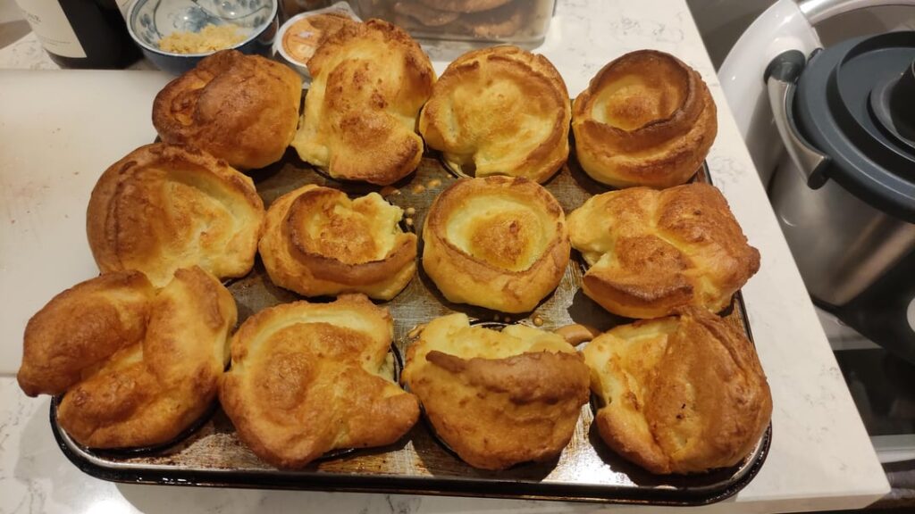 Full disclosure, the plate shot is of my seconds, I inhaled my first plate before thinking of papping it. Sorry 😓