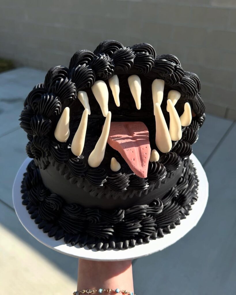 Monster mouth/mimic vintage cakewalk