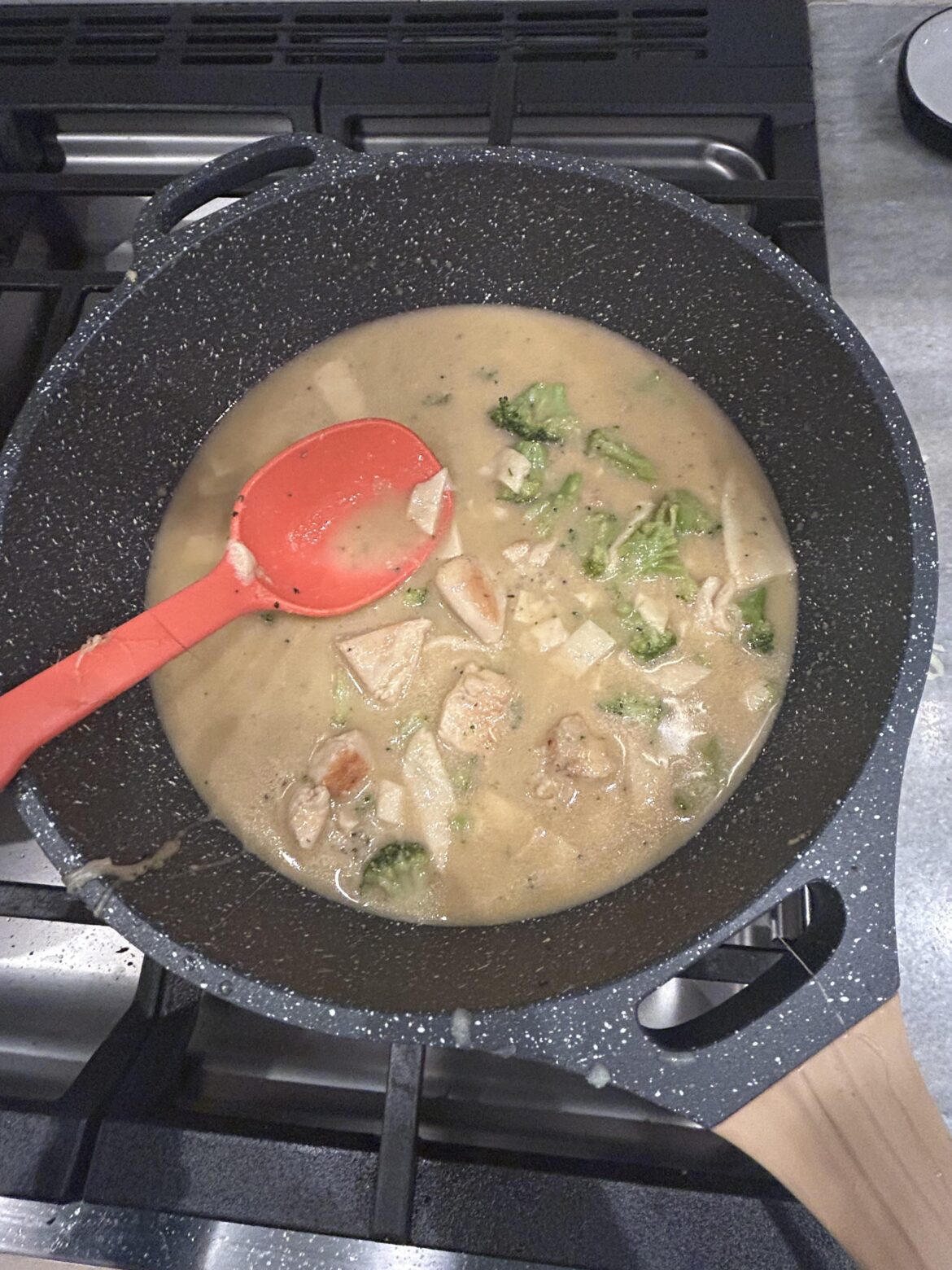 Keto Chicken Broc-a-Dilla Soup – A Simple, Low-Carb Comfort Meal