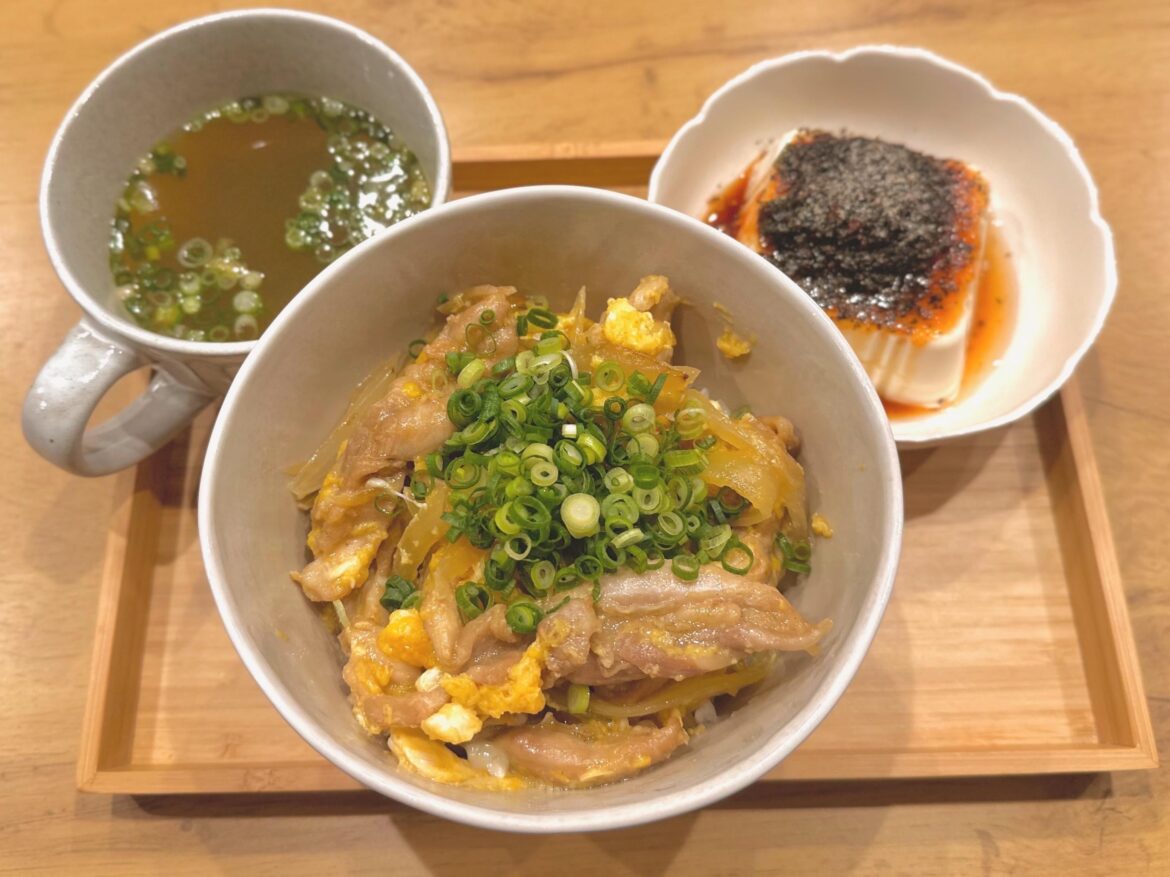 Oyako-don/miso soup/spicy tofu