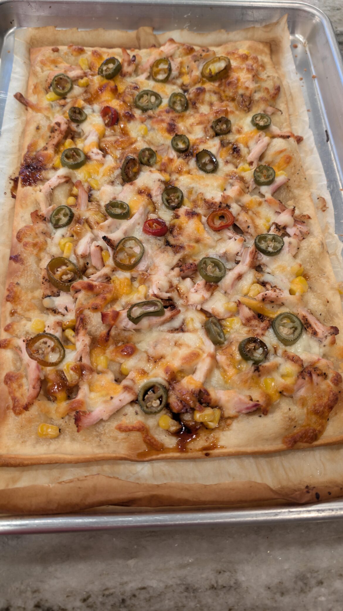 Smoked chicken pizza
