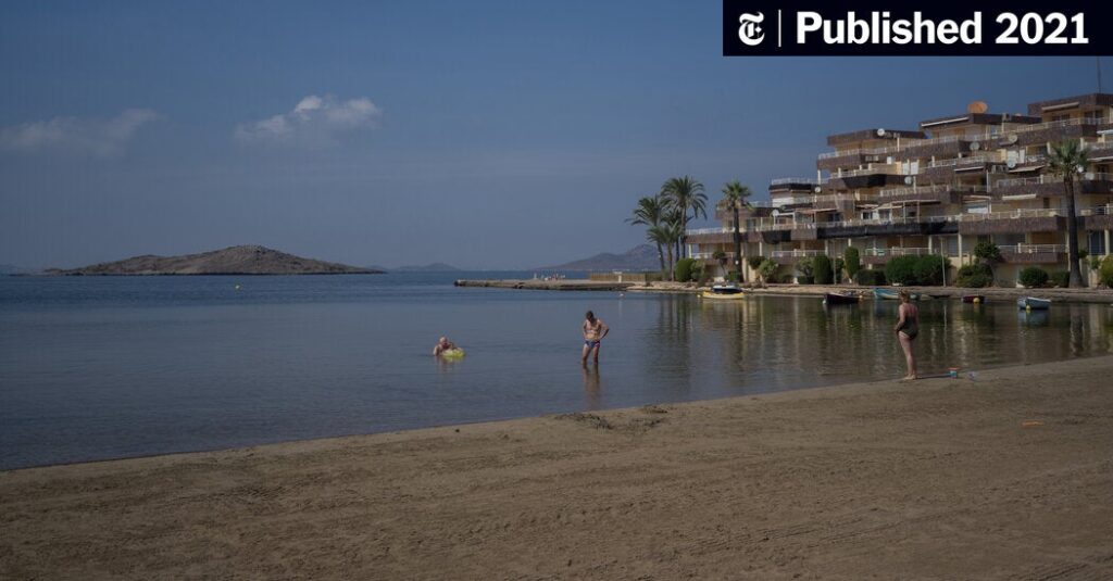 How a Stunning Lagoon in Spain Turned Into ‘Green Soup’