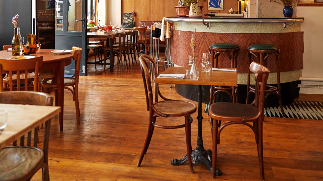 The wonderfully unpretentious bistro dining room at Paulownia. © Paul Lombard/Paulownia